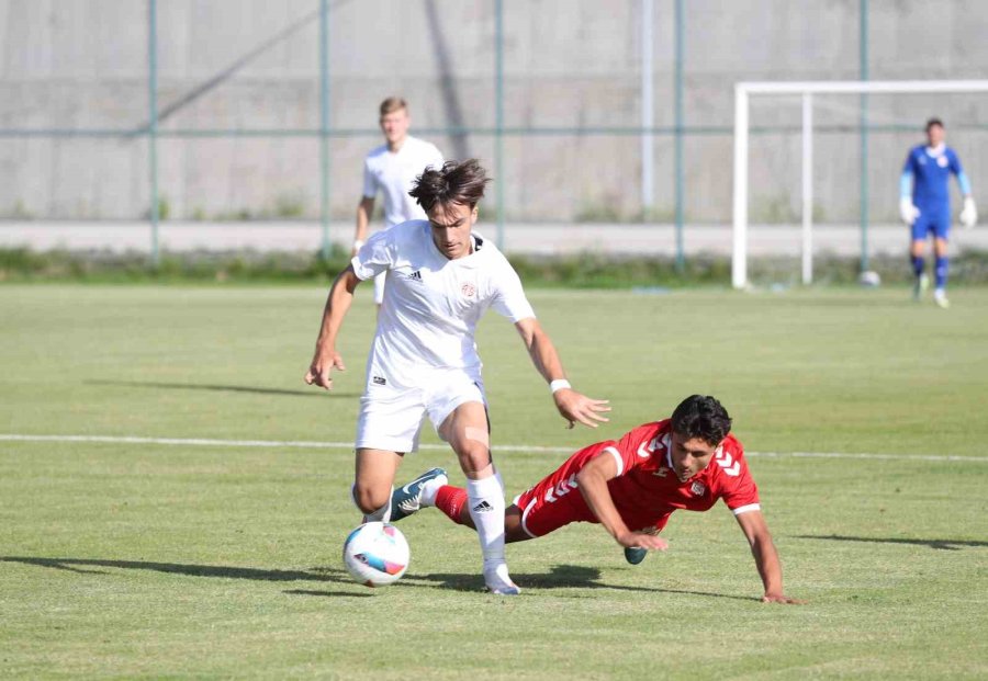 Antalyaspor İkinci Etabın İlk Hazırlık Maçında Mağlup Oldu