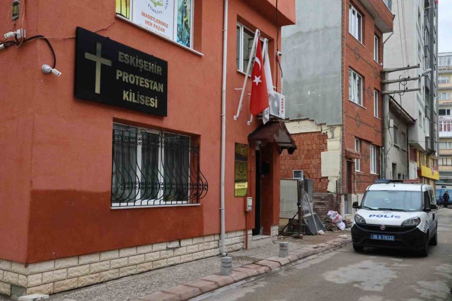 Kiliseye Zorla Girmeye Çalışan Alkollü Şahıslar Hakkında 4’er Yıldan 11’er Yıla Kadar Hapis Talep Edildi