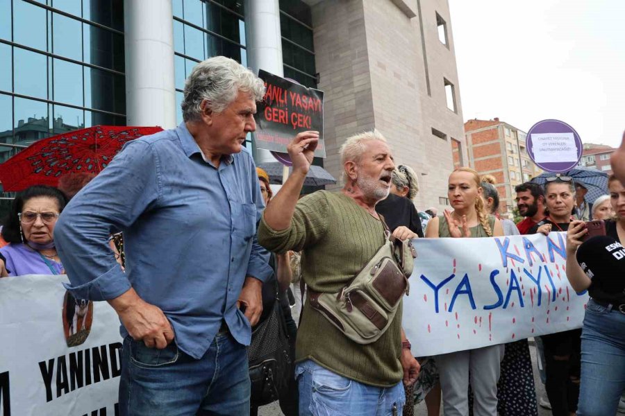 Hakkında Soruşturma Açılan Chp İl Başkanı Yalaz İçin Toplandılar