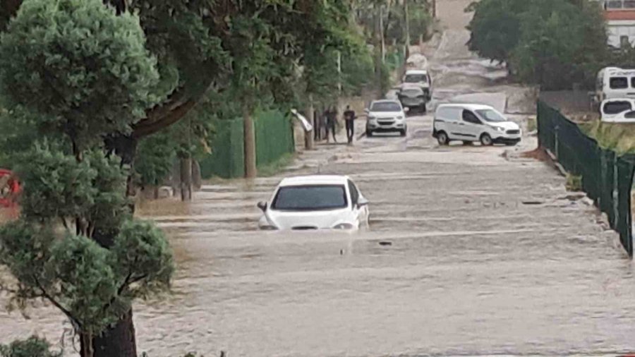 Karaman’da Sağanak Su Baskınlarına Neden Oldu