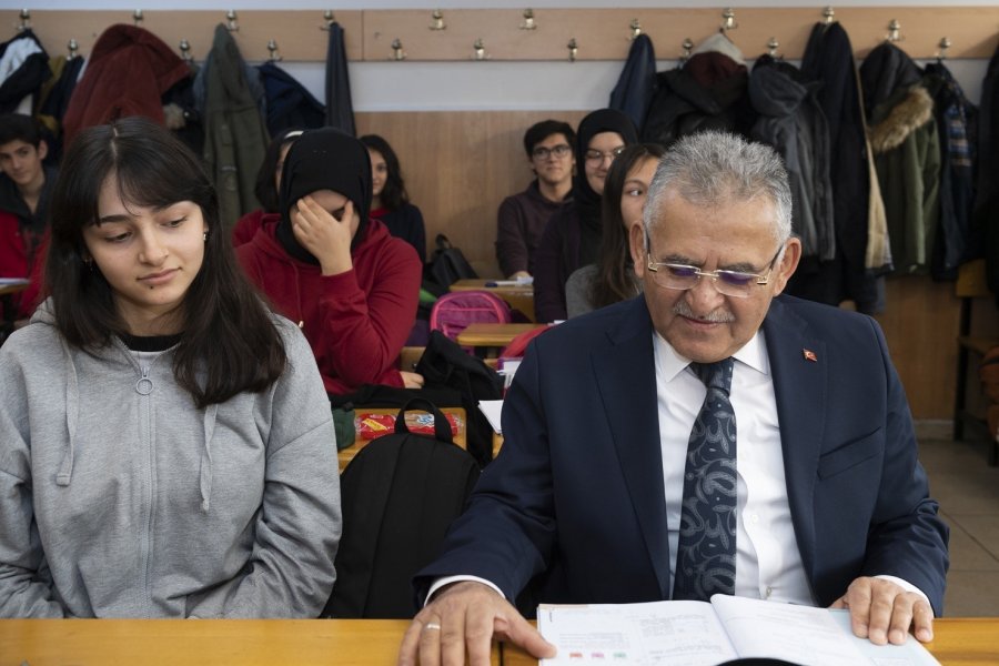 Büyükşehir Kaymek’in Ücretsiz Kursları İle Gençlerden Lgs’de Önemli Başarı