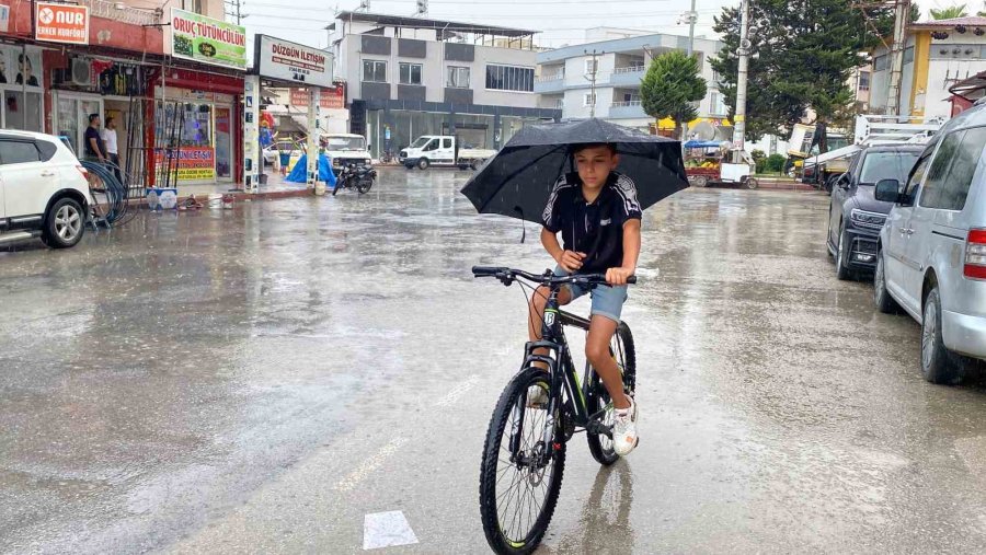 Mersin’de Yaz Yağmuru Etkili Oldu