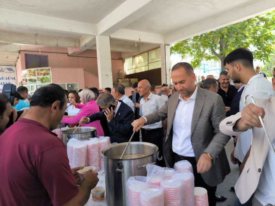 Niğde Şehit Aileleri Derneği’nden Aşure İkramı