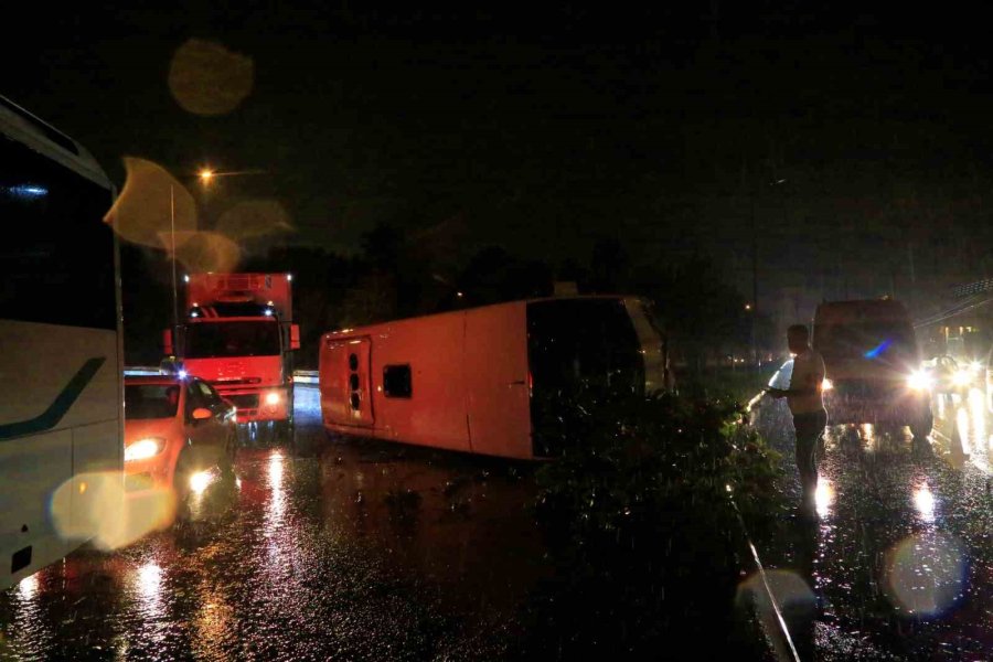 Antalya Temmuz Ayında Sağanak Yağışa Hazırlıksız Yakalandı