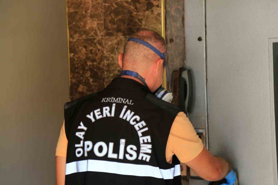 Emekli Öğretmenin Ölümü, Apartmanı Saran Kokuyla Ortaya Çıktı