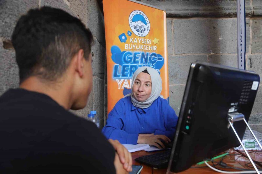 Büyükşehrin Ücretsiz Yks Tercih Danışmanlığı Hizmetine Gençlerden Yoğun İlgi