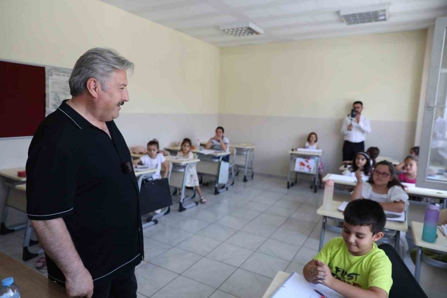 Başkan Palancıoğlu Fedakar Gülderen Sosyal Tesisleri’nde Öğrencilerle Bir Araya Geldi