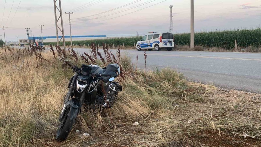 Otomobil İle Çarpışan Motosikletin Sürücüsü Yaralandı