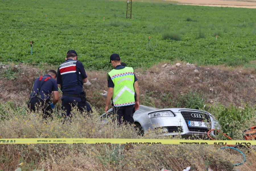 Otomobille Çarpışan Araç Sulama Kanalına Düştü: 1 Ölü, 3 Yaralı