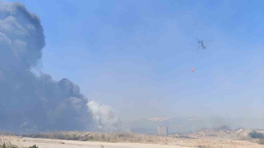 Mersin Silifke’de Liman Şantiyesinde Yangın, Ekipler Havadan Ve Karadan Müdahale Ediyor