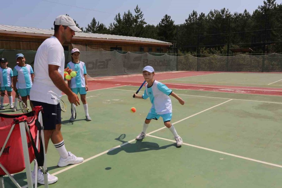 Odunpazarı Belediyesi, Yaz Spor Okulları İle Çocuklara Tatilde Spor Keyfi Sunuyor