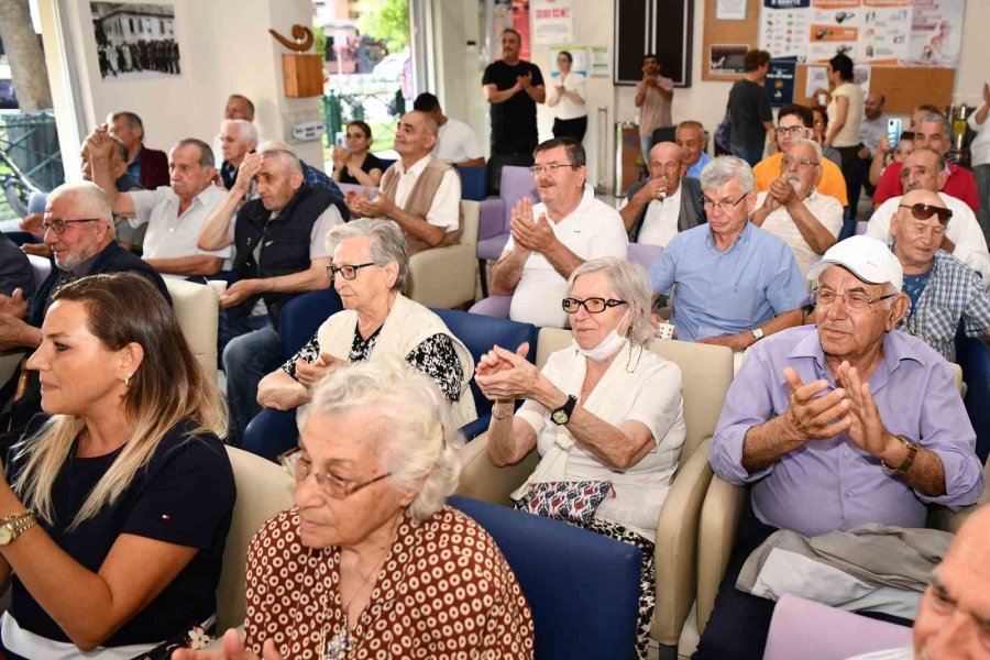 Gençlerle Deneyimli Vatandaşlar Gençlik Merkezi’nde Buluştu