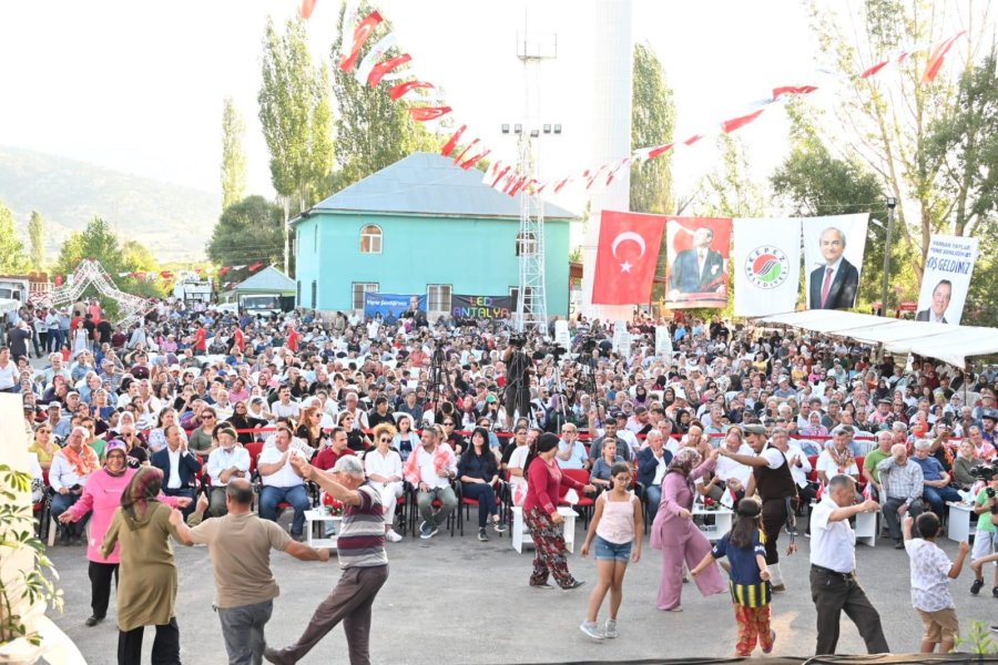 Kepez Belediyesi 1. Geleneksel Vişne Şenliği Düzenledi