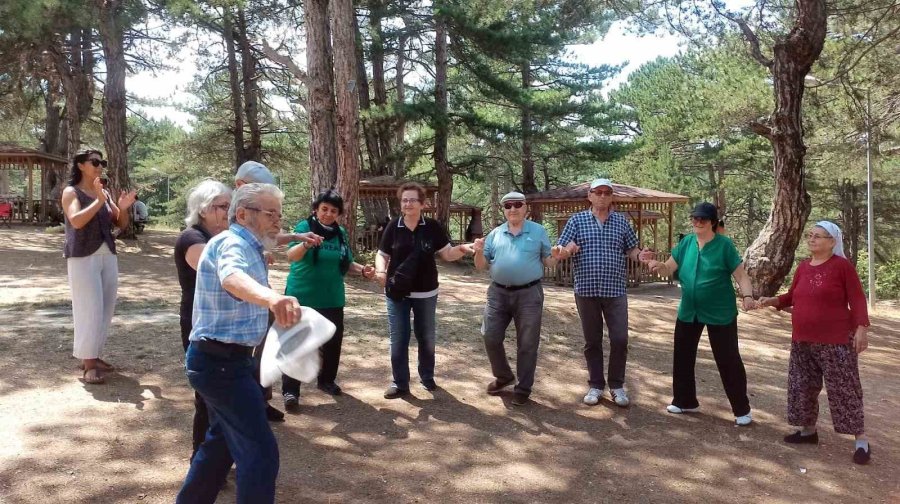 Koca Çınarlar Sakaryabaşı Ve Küçükelmalı’da Gönüllerince Eğlendi