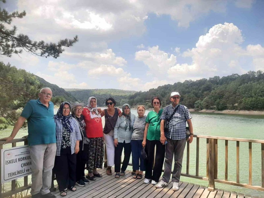 Koca Çınarlar Sakaryabaşı Ve Küçükelmalı’da Gönüllerince Eğlendi