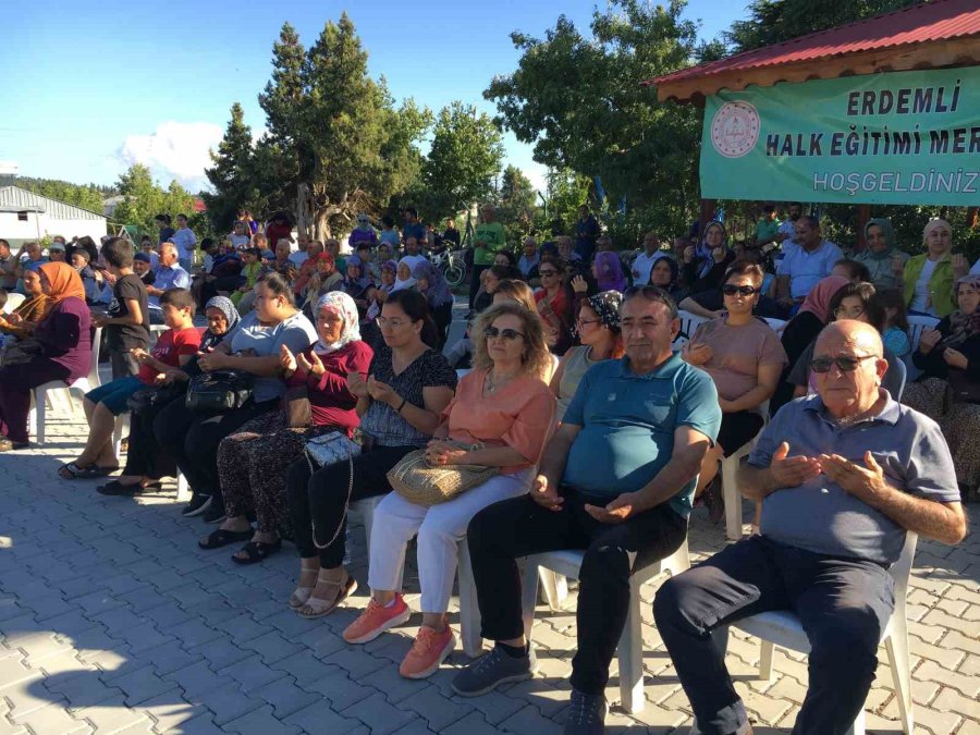 Erdemli’de Yayladaki Etkinlikte Bin 500 Kişilik Aşure İkram Edildi