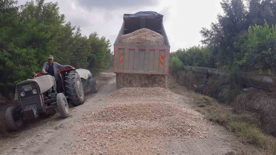 Tarsus’ta Köy Yolları İyileştiriliyor