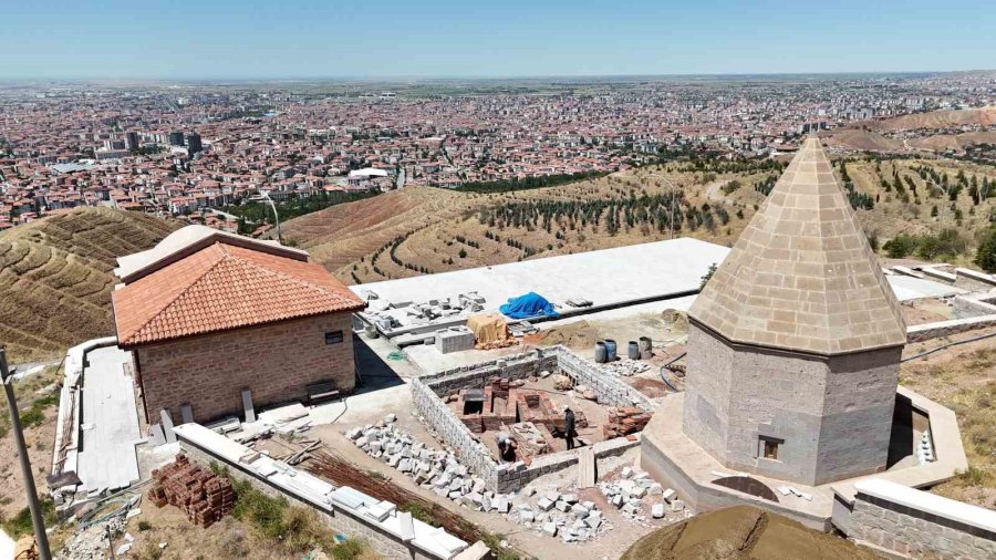 Aksaray’da Selçuklu Dönemine Ait 5 Mezar Bulundu