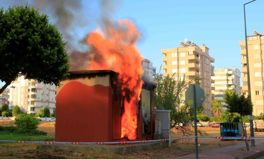 Aşırı Yüklenmeyi Kaldırmayan Trafo Alev Alev Yandı