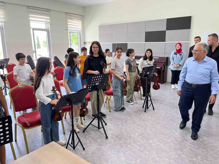 Kayseri Büyükşehir Belediyesi’nden Öğrenci Dostu Yatırımlar