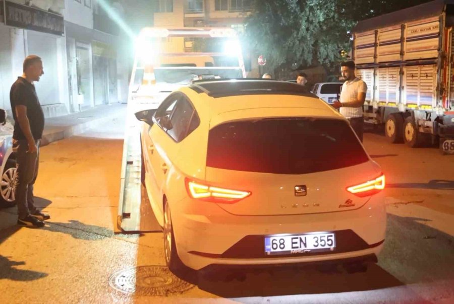 Abart Egzozlu Aracı Trafikten Men Edilse De Zevkinden Vazgeçmedi