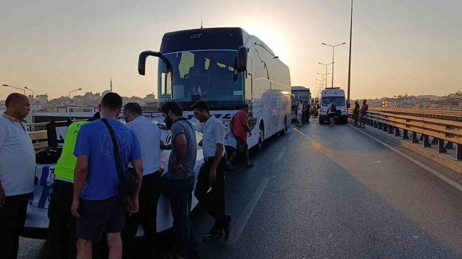 Açılan Arka Kapağının Kapatılması İçin Duran Kamyonet Faciaya Sebep Oldu: 1 Ölü, 3 Yaralı