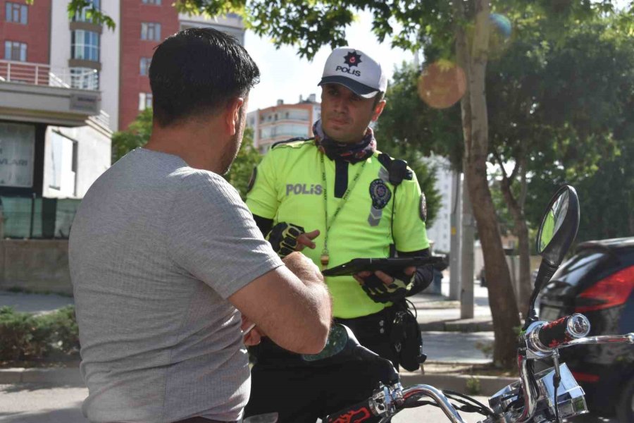 Yanlış Bilinen Ehliyet Konusu; “b Sınıfı Ehliyetim Var Ben Motosiklet Kullanılabiliyorum’