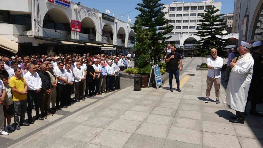 Mersin’de İsmail Haniye İçin Gıyabi Cenaze Namazı Kılındı