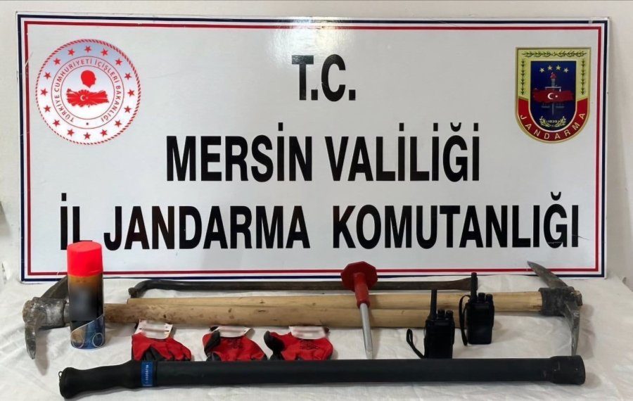 Mersin’de Kaçak Kazı Yapan 3 Şüpheli Yakalandı