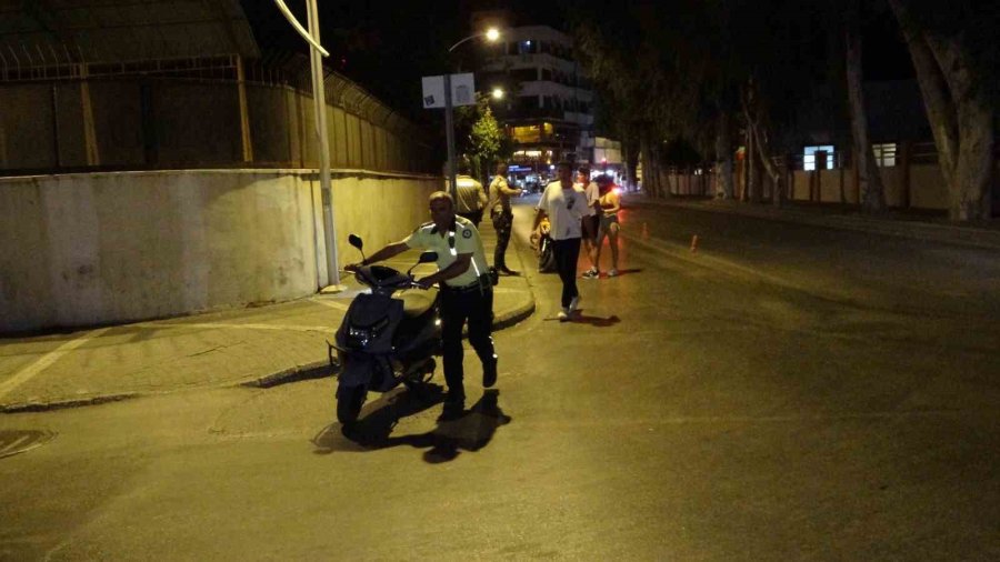 Motosikleti Polisin Üzerine Sürüp Kaçtı, Plakasına Sadece 2 Bin 196 Tl Ceza Yazılabildi