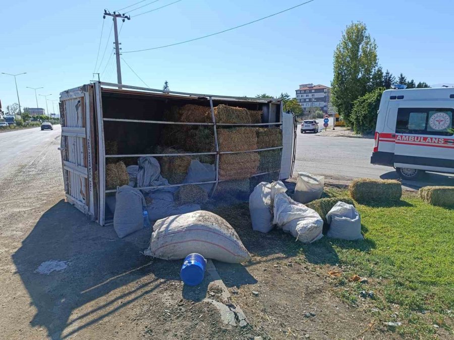 Konya’da Kamyonet İle Kamyon Çarpıştı: 3 Yaralı