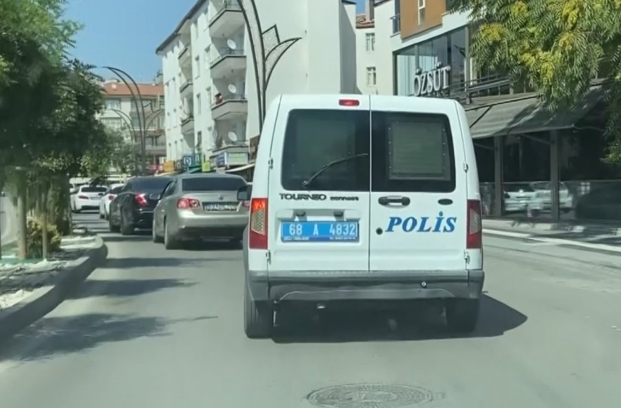 Polis “çekeceğim” Dedi, Sürücü “çektirtmem” Diyerek Mukavemet Gösterdi