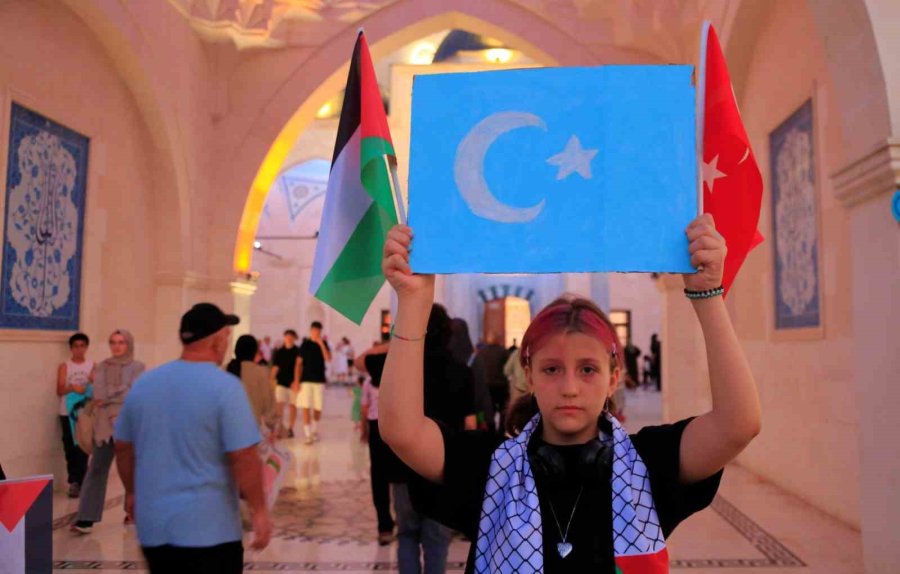 Heniyye’nin Son Çağrısı İçin Antalya’da Binlerce Kişi Toplandı