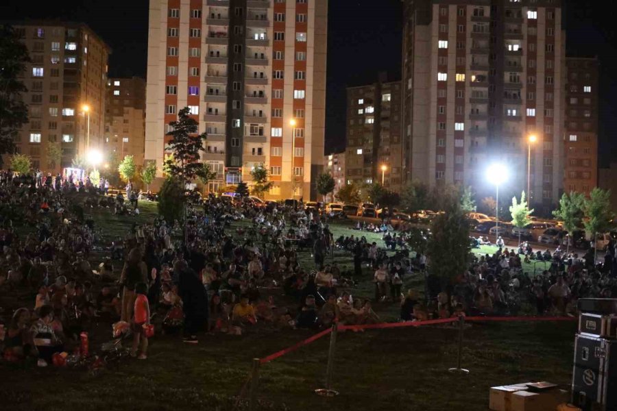 Yaz Sineması Etkinliğine Yoğun İlgi