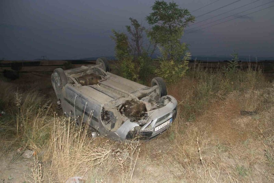 Konya’da Hafif Ticari Araç Devrildi: 6 Yaralı