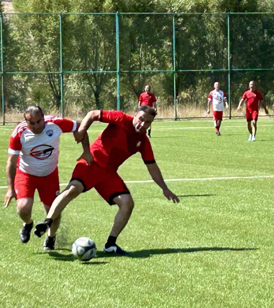 Özvatan’da 4’lü Futbol Turnuvası