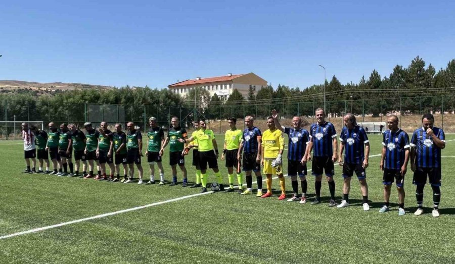 Özvatan’da 4’lü Futbol Turnuvası