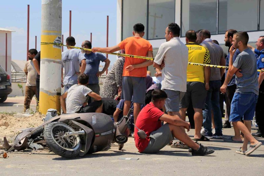 Oğlunu Trafik Kazasında Kaybeden Babanın Son Bakışı Yürekleri Sızlattı