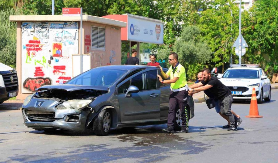 Takla Atan Araçtan Burnu Bile Kanamadan Çıktılar