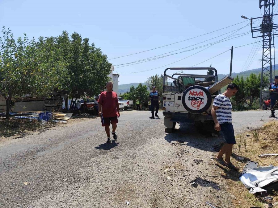 Antalya’da Safari Aracı İle Tur Minibüsü Çarpıştı: 5 Alman Turist Yaralı