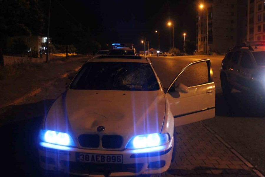 Çarpıp Kaçtı, 3 Kilometre Uzakta Yakayı Ele Verdi