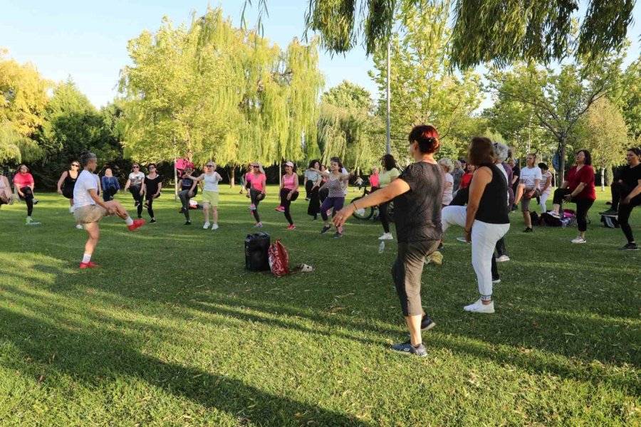 Odunpazarı’nda Kadınlar Parklarda Spora Büyük İlgi Gösteriyor