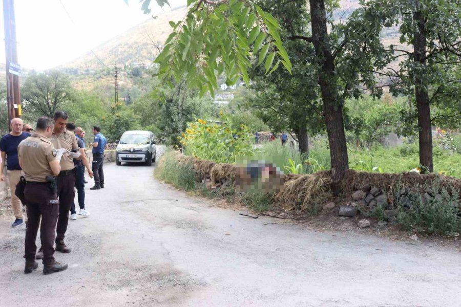 Sokak Ortasında Öldürülen Şahıs Toprağa Verildi