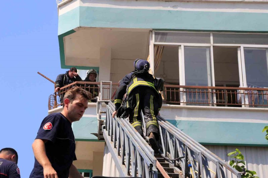 Yangını Haber Alıp Koşarak Geldi, Korktuğu Başına Gelmedi