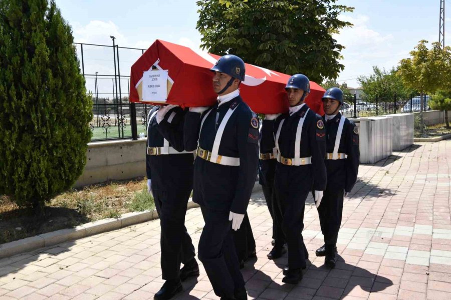 Kıbrıs Gazisi Askeri Törenle Son Yolculuğuna Uğurlandı