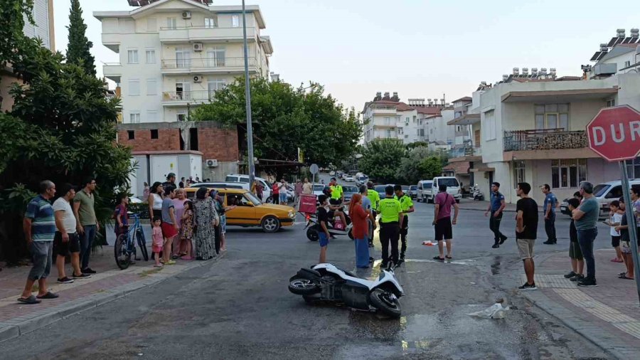 2 Motosikletin Kazasında 3 Kişi Yaralandı, Kask Takmayan Sürücü Ağır Yaralandı