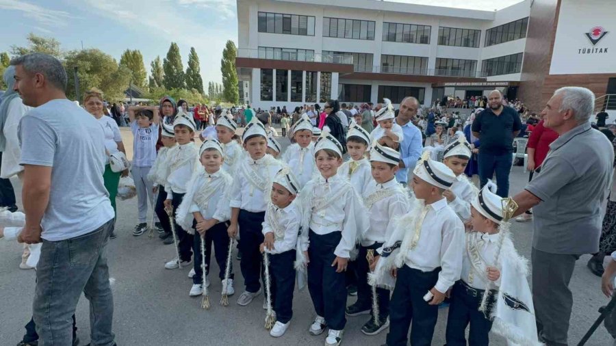 Aksaray Belediyesi’nden Coşkulu Toplu Sünnet Şöleni