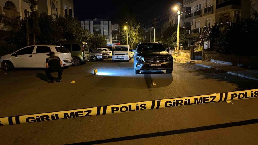 Antalya’da İş İnsanlarına Silahlı Saldırı Kamerada: 2 Yaralı