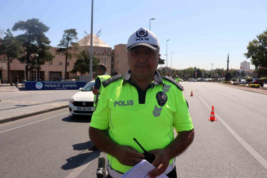 Görme Engelliler Trafik Denetimi Yaptı, Beyaz Bastona Dikkat Çekti