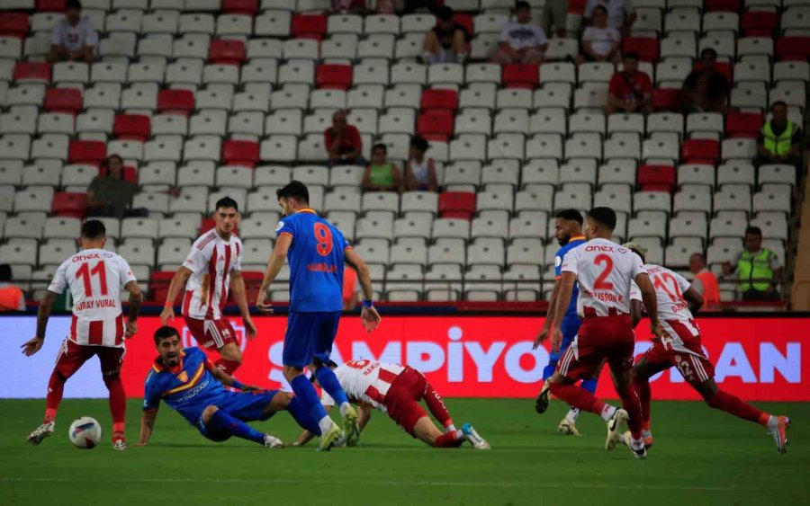 Trendyol Süper Lig: Antalyaspor: 0 - Göztepe: 0 (ilk Yarı)